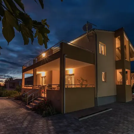 Miranda Np Krka Guest house